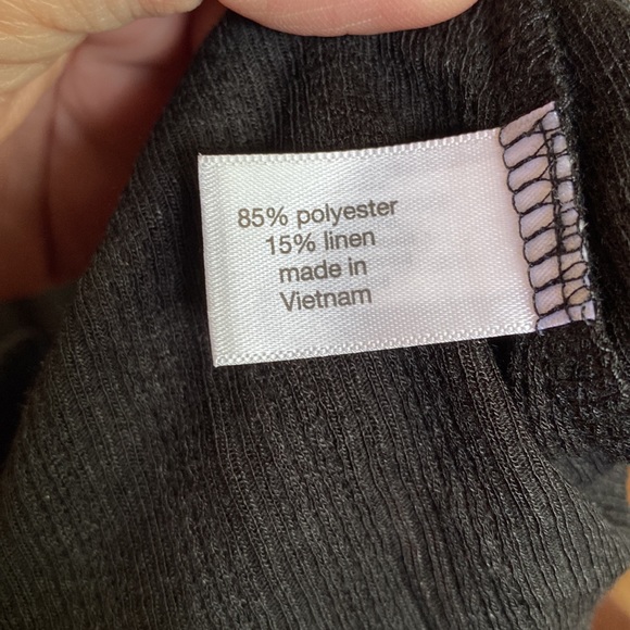 NEW Lane Bryant 18/20 black top with buttons - Picture 8 of 8